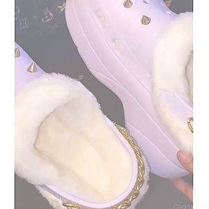 Women CROCS. & the have NEVER been worn ❗️